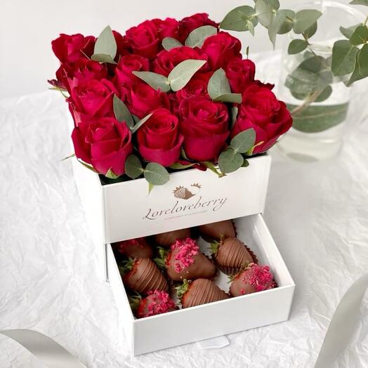 Клубника в шоколаде с розами 🌹