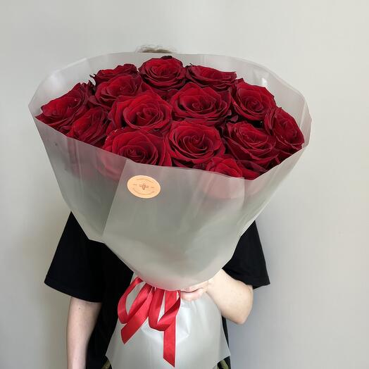 Монобукет из 15 красных роз