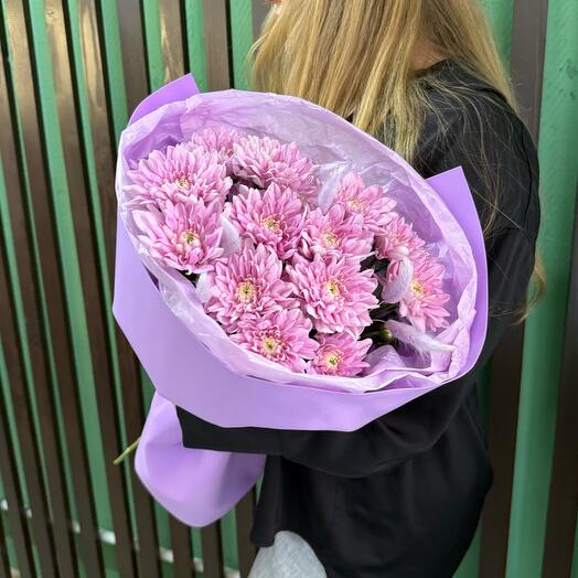 Букет из сиреневых хризантем