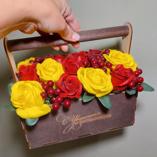 Композиция из 15 мыльных роз