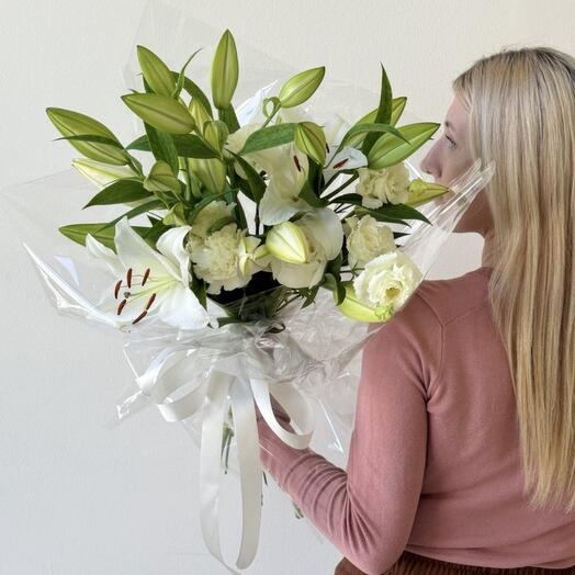 Букет из белой лилии / ПРОЗРАЧНЫЙ НАМËК / подруге / маме