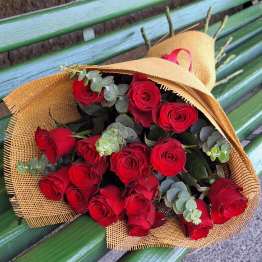 Букет из красных роз