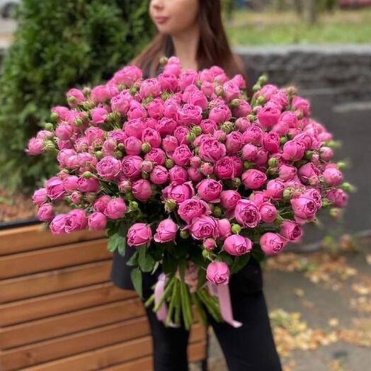 Моно букет из кустовых роз 31