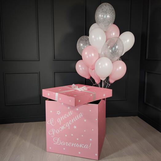 Arreglo de bolas de color rosa blanco y transparente con lentejuelas de plata en una Caja de color rosa