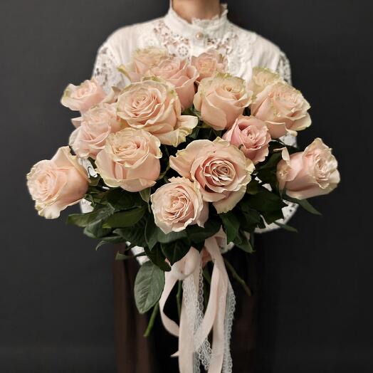 Букет из розовых эквадорских роз сорта Пинк Мондиаль, 15 шт под ленту