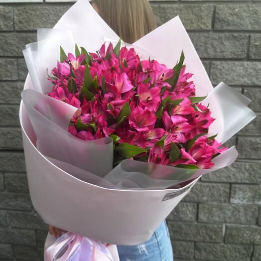 Букет альстра малина 15