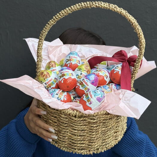 Корзина «Сюрприз из Kinder» яйца корзина наборы сладости 40 см