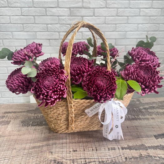 Корзина-сумочка из хризантемы borrow