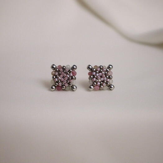 Серьги-гвоздики с натуральным турмалином