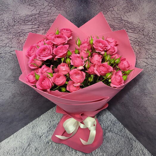 Букет из кустовых роз "Love is"