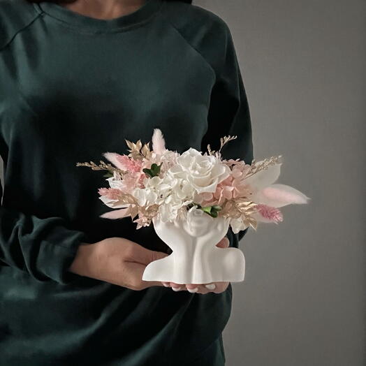 Композиция из стабилизированных цветов и сухоцветов «Утреняя»