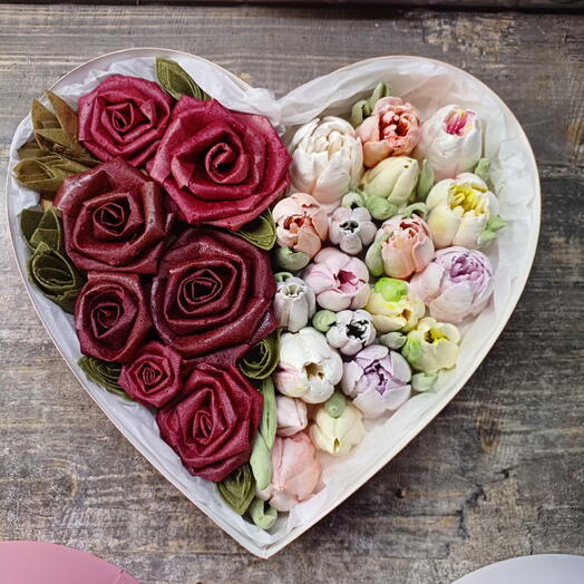 Коробка сердце с зефиром и пастилой