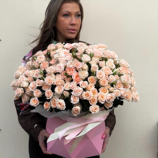 Кустовая Роза в коробке ромб
