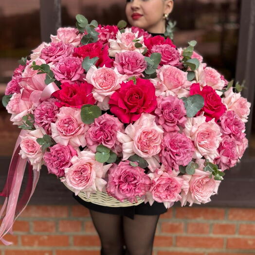 Большая Корзина с розами Эквадор