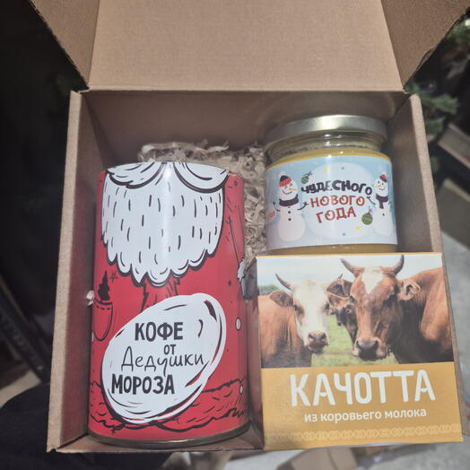 Подарочный набор с кофе от дедушки мороза