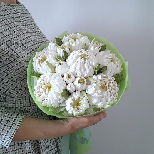 Сладкий букет белых хризантем из зефира