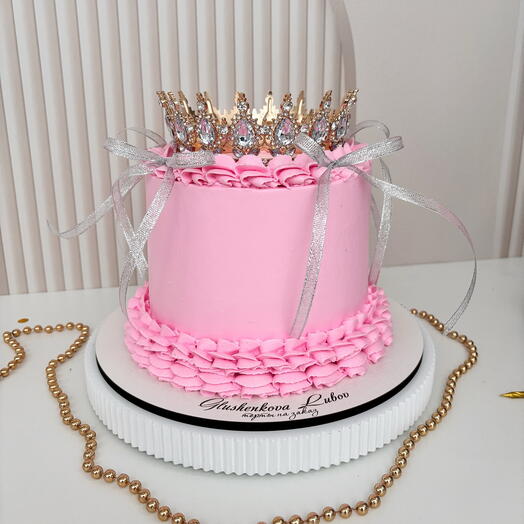 Торт Сметанник с клубникой для принцессы в честь Дня рождения🩷