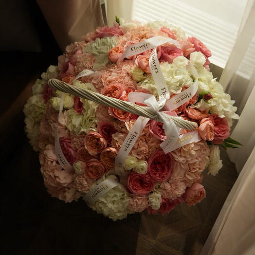 Корзина с цветами роскошная