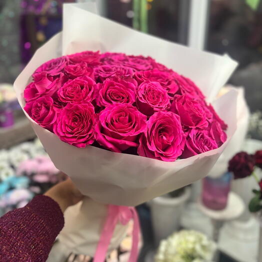 Букет из малиновых роз