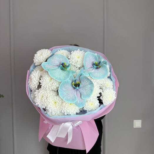 Букет с орхидеями