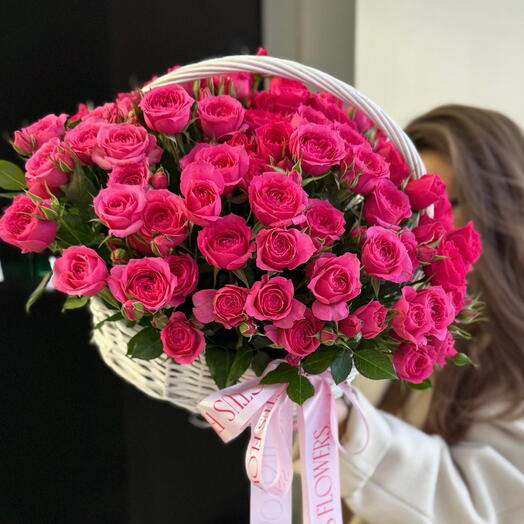 Идеальная корзина с кустовыми розами ( размер m)