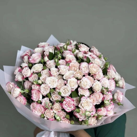 27 кустовых роз
