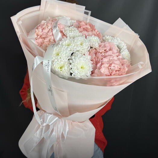 Гортензия с хризантемой