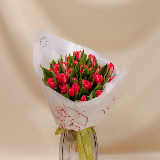 Моно красные тюльпаны