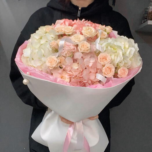 Нежность для неё 💕 (идеальный подарок без повода) Гортензии и кустовые розы персиковый сад