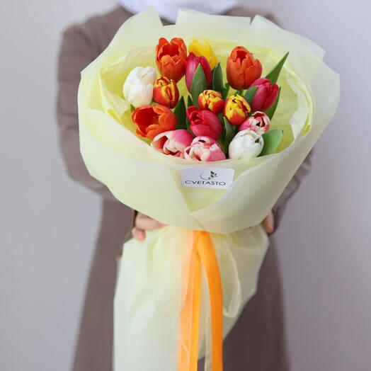 15 тюльпанов в оформлении