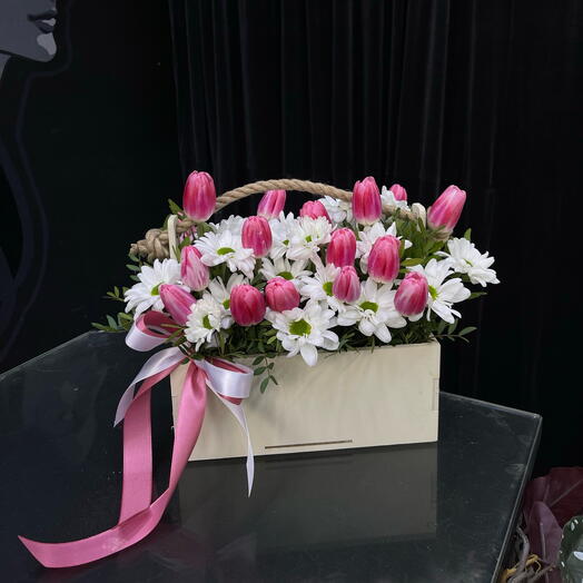 Тюльпаны в саду