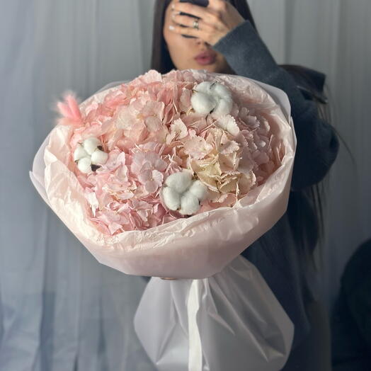 Нежные гортензии с хлопком