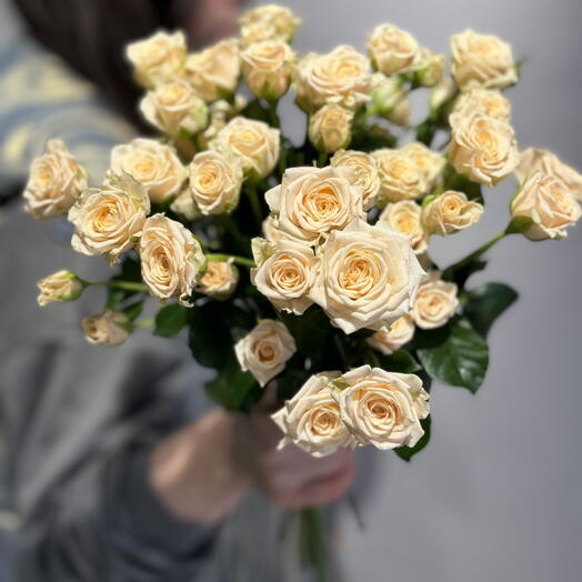 Букет из 5 кустовых роз