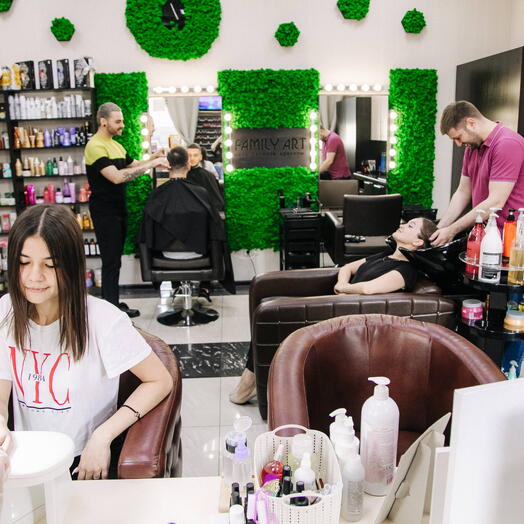 Сертификат на услуги салона красоты Familyart 7000р