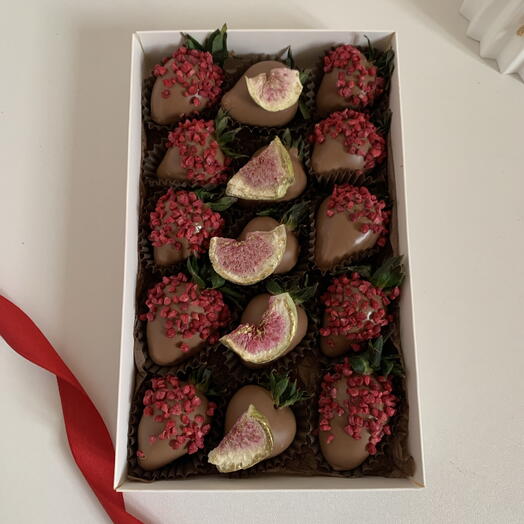 Клубника в шоколаде strawberry 15 штук для любимой, маме, папе, подарок,,на день рождения
