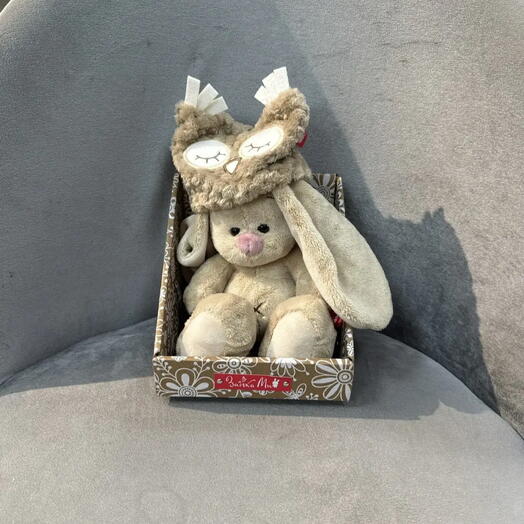Зайчик бежевый в коробке
