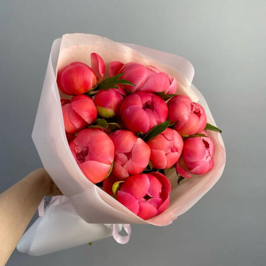 Букет из 11 пионов короллов