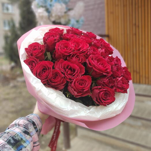 27 красных роз
