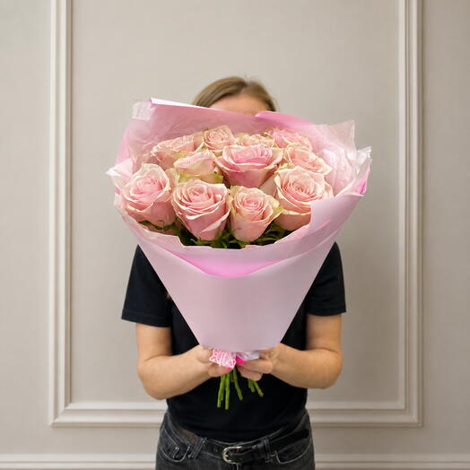 Элегантный букет из 11 кенийских роз в подарочной упаковке 💐💐💐