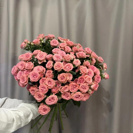Букет из 14 кустовых роз