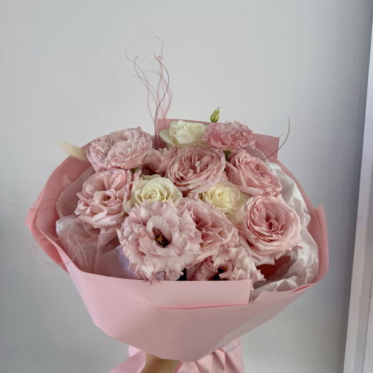Букет цветов из роз и эустомы🌸🎀