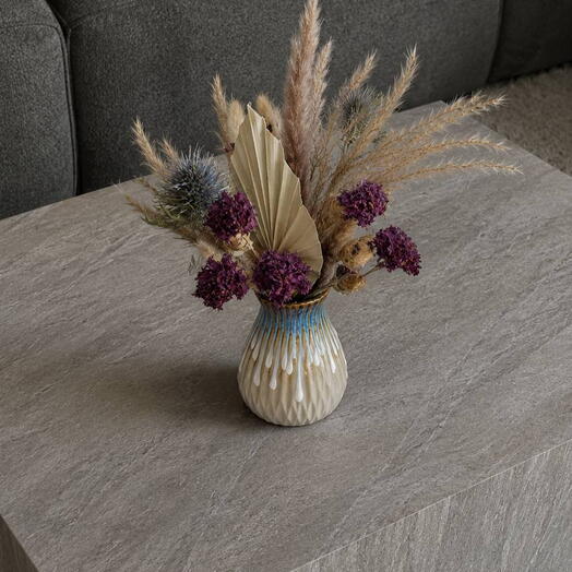vase of dried flower harmonya