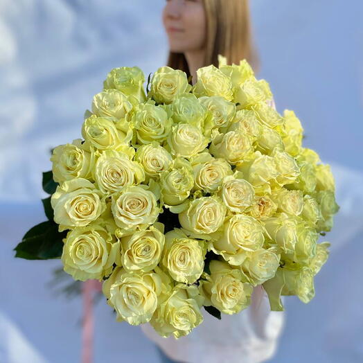 Букет из 45 роз White Mondiale