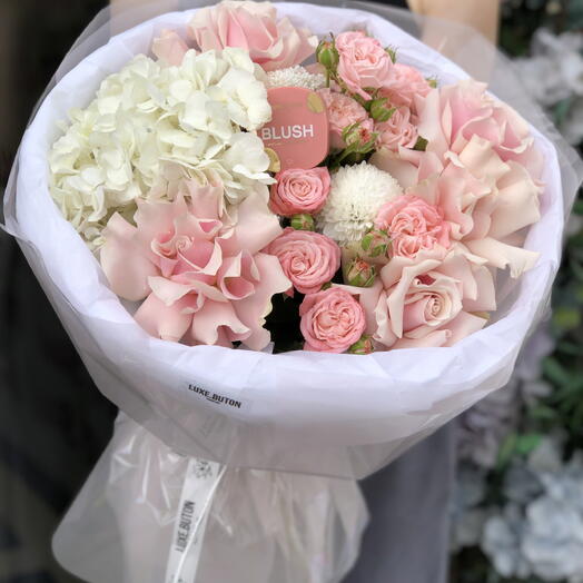 🎁🎁🎁Букет цветов «Пастельное наслаждение» + подарок от Vivienne Sabo — румяна MACARON🌸