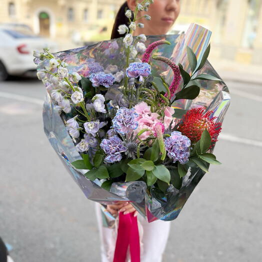 Галактический букет из гортензии и нутана
