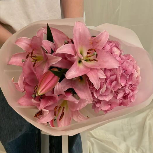 Lily with hydrangeas