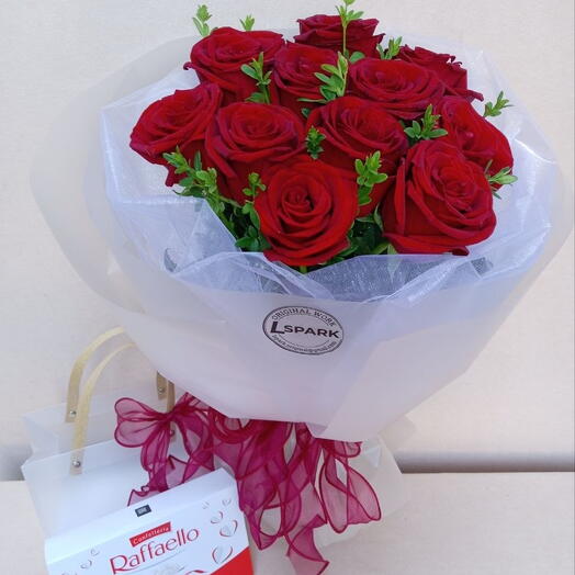 11 Holland Roses with Raffaello Luxury classic