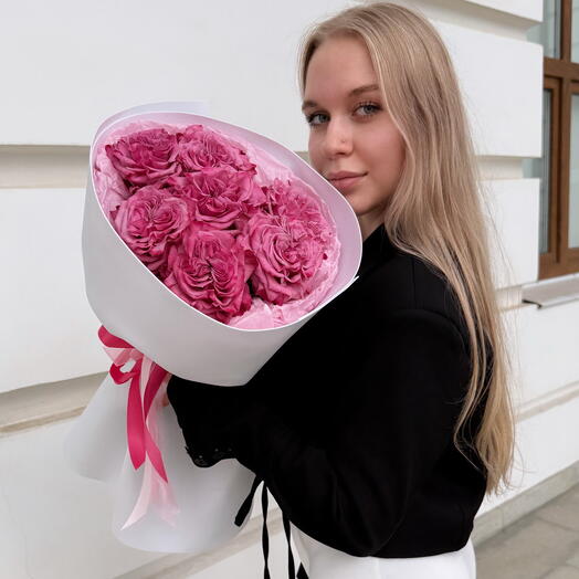 Букет пионовидные розы