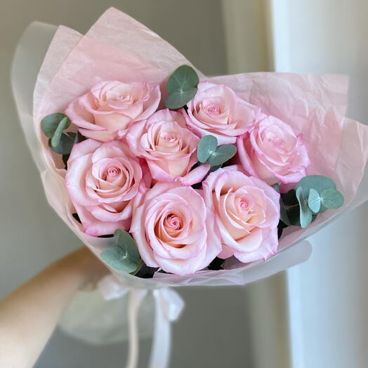 Букет из розовых роз и эвкалипта🤗🌸🌿