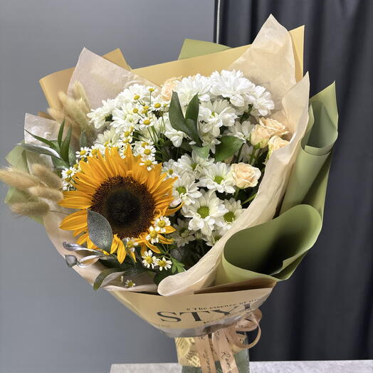 Авторский букет с подсолнухом🌻